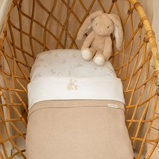 Set Lenzuola Baby Bunny (Copri materasso + lenzuolo ricamato culla 70x100)